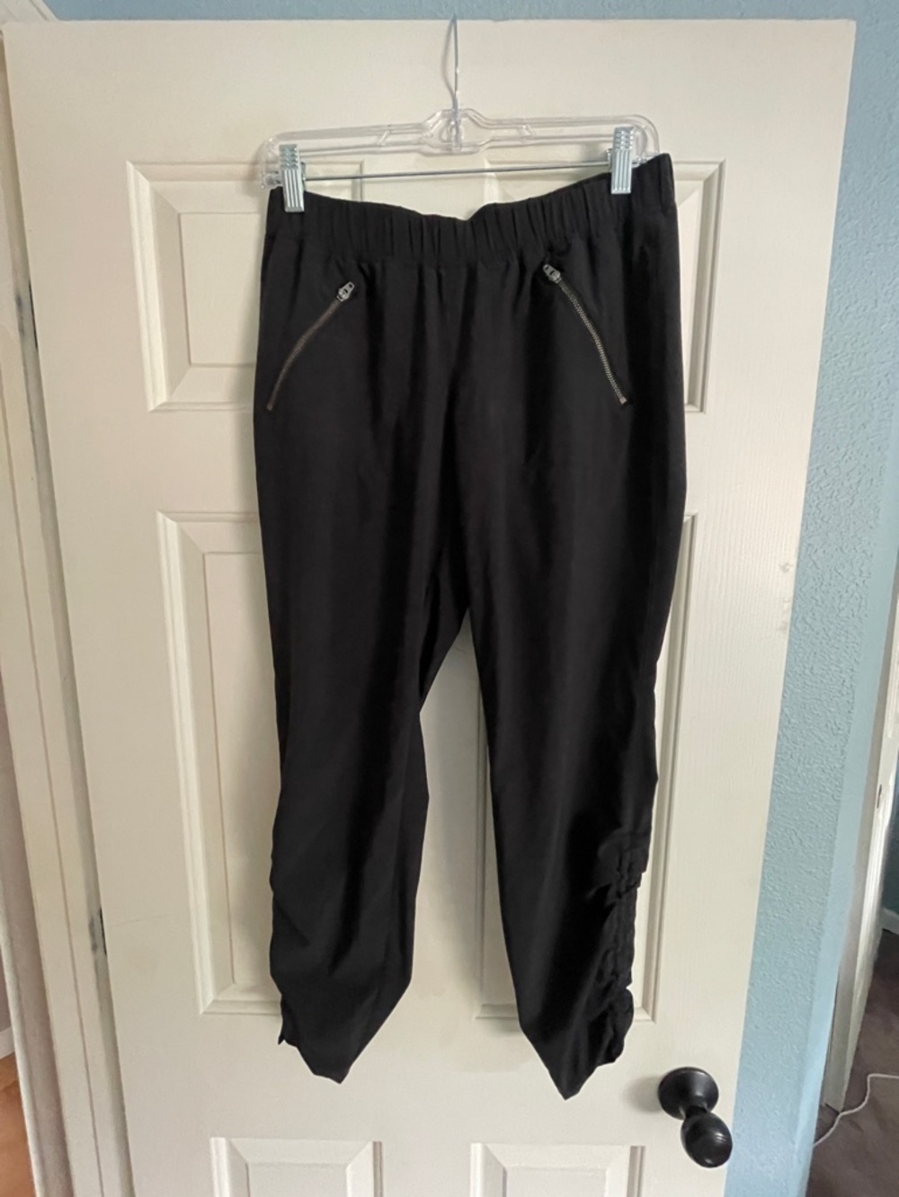 Athleta size 4 activewear pants